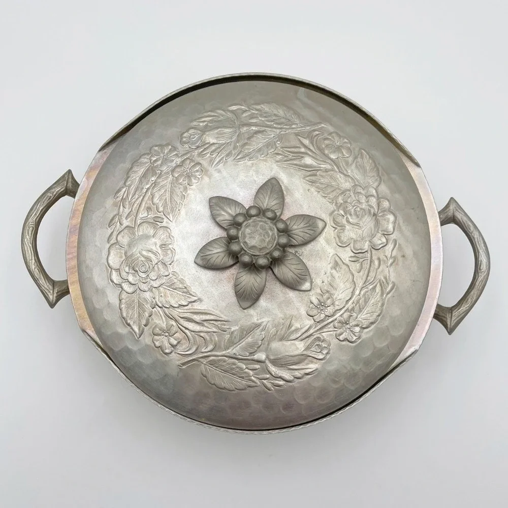 Vintage Everlast Forged Aluminum‎ Floral Hammered Covered Casserole Dish
